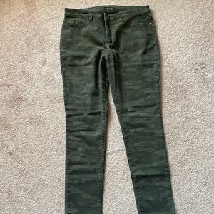 Skinny legged Lee women’s jeans